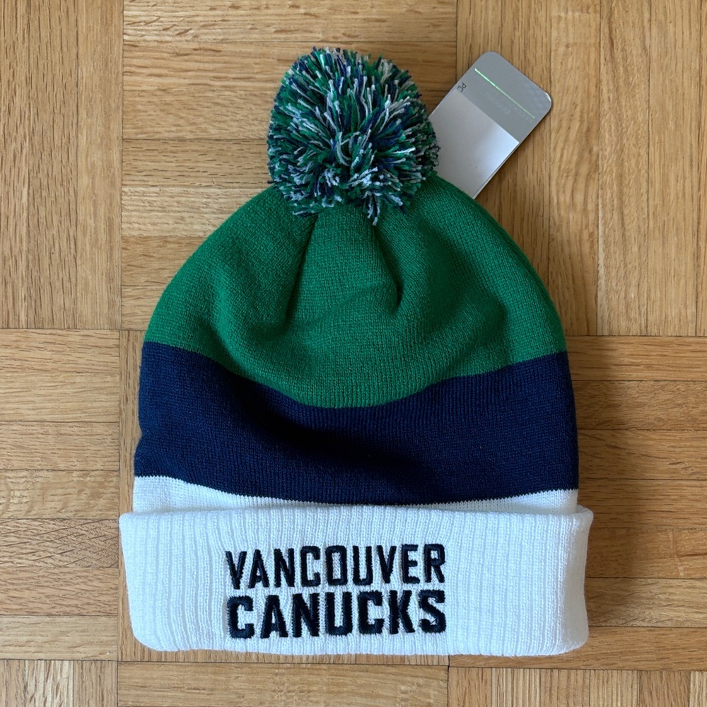 Vancouver Canucks Pom Beanie Hat - Green/Navy/White